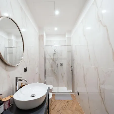 George's Suite&spa With Parking Appartamento Côme